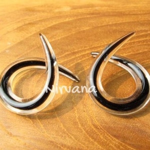 1 Pair 2 Pieces Solid Color Encased Black Single Twist Ear Shapes Spirals image 1