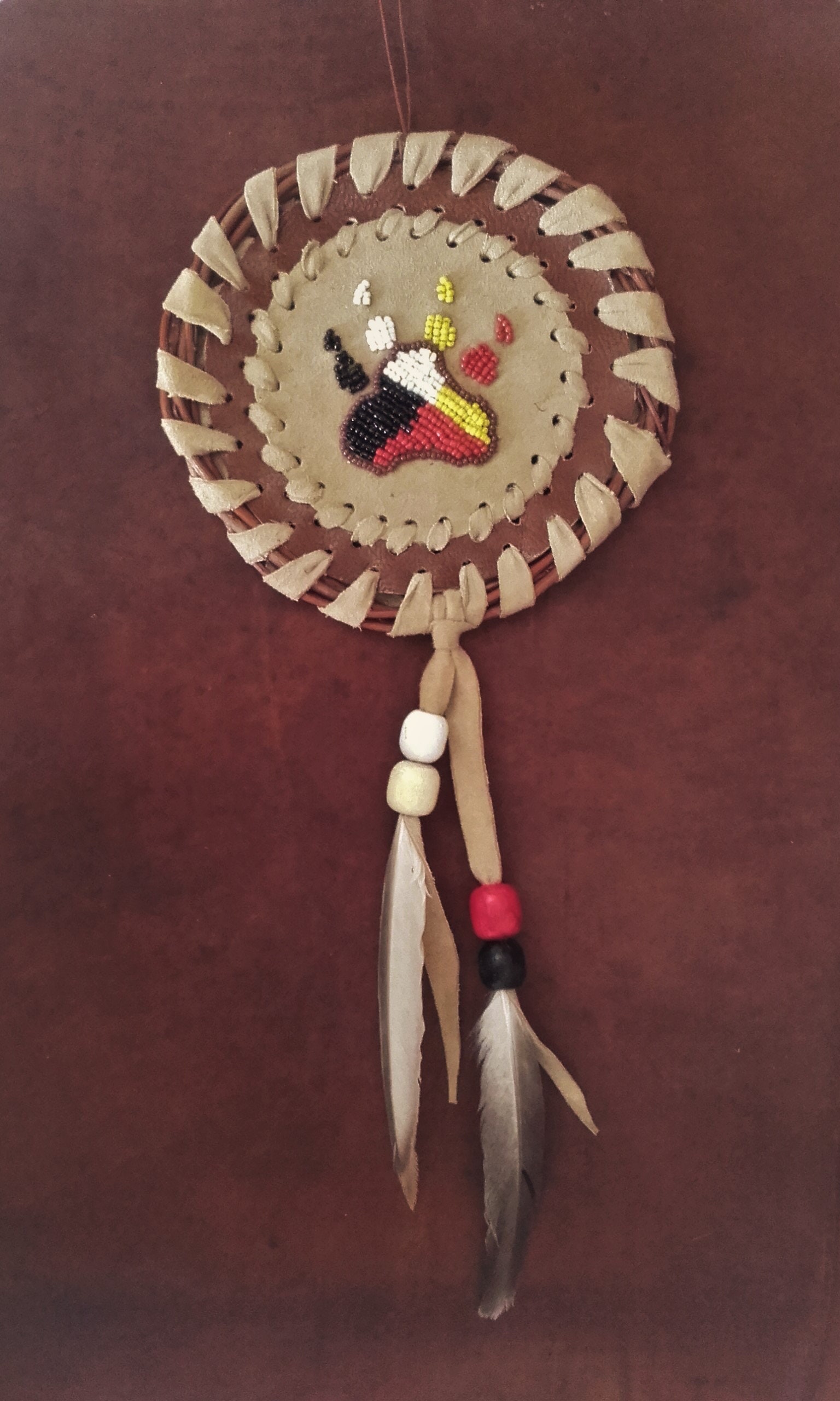 Bouclier de Protection - Mandella Patte Loup Perlée Ref M 210303