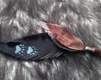 Leather feathers to hang - wolf paw - ref: PLC 7