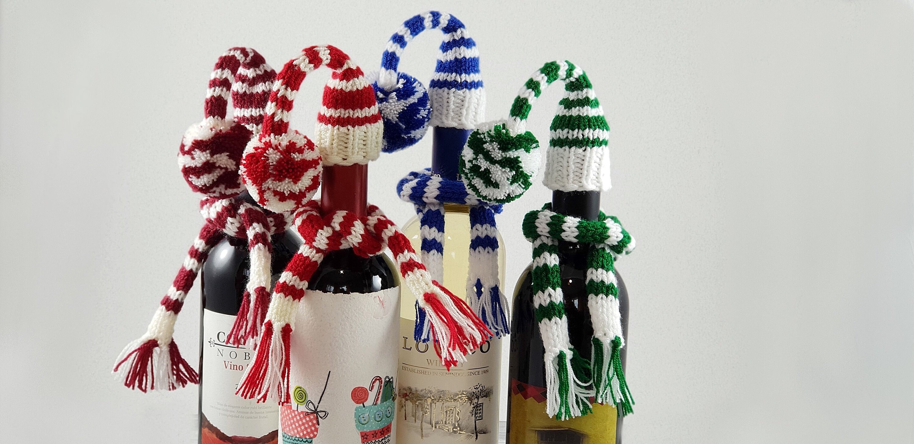 12 Stück Weihnachts-Mini-Hüte & Schals – Rot, Gestrickt, Für Flaschen-Deko