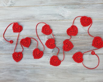 Crocheted hearts garland, Valentines day RED hearts garland, wedding decorations, Valentine's Day Decor, Room Decoration,