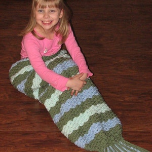 CROCHET PATTERN Mermaid Tail Afghan / Mermaid Blanket / Mermaid Cocoon with Smooth Scale Stitch / No Crocodile Stitch ADULT Size image 4