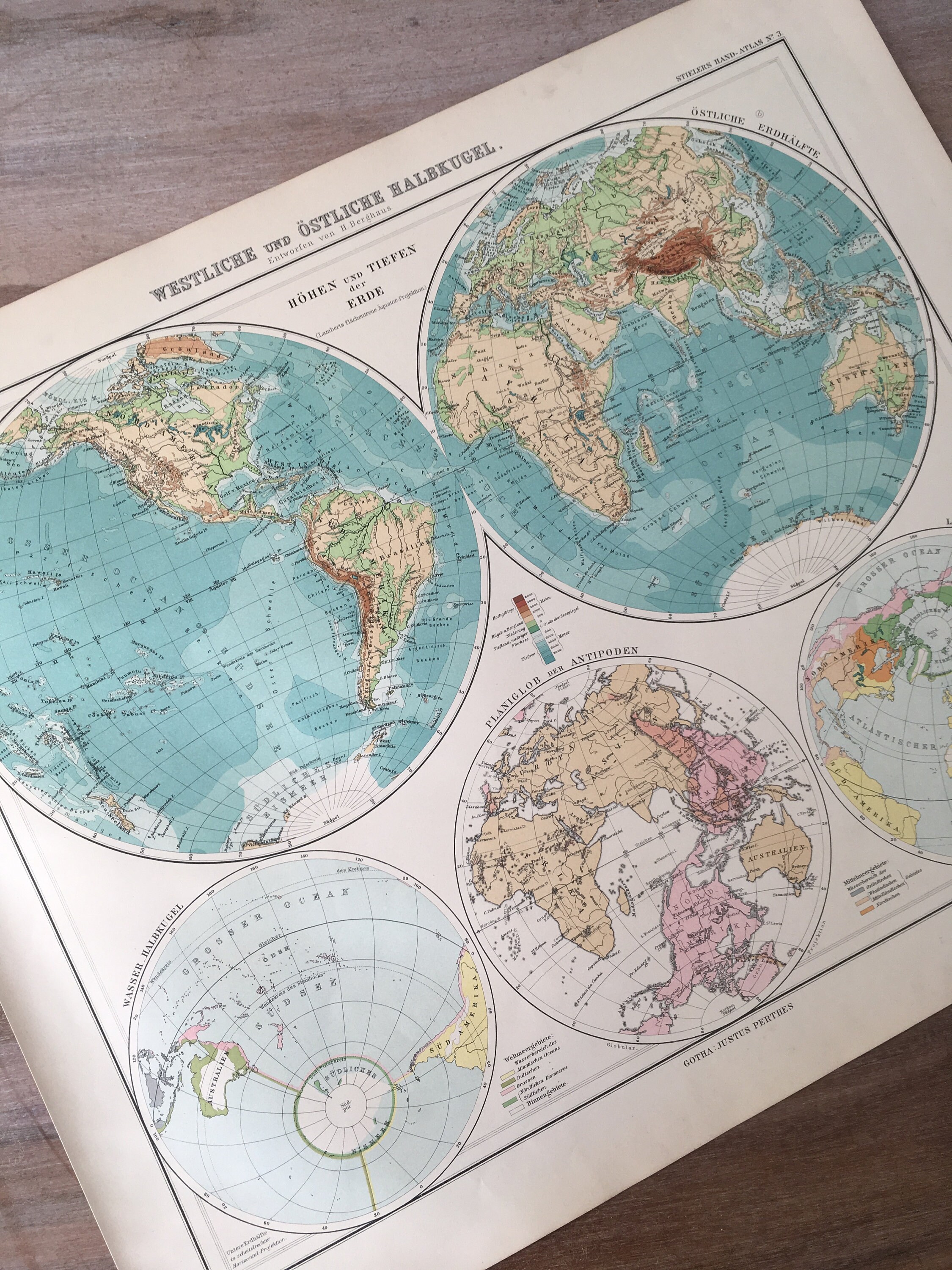 1906 年の西半球と東半球のアンティーク地図、旧世界の本物の地図