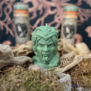 Medusa Head Protection Candle