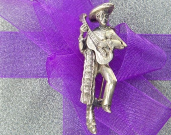 Vintage Spanish Classical Guitarist Guitarrista Española Sterling Silver Brooch