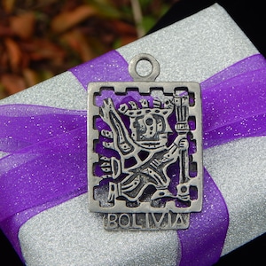 Pre-Loved Bolivia Pre-Columbian Deity Warrior Reversible Pewter Pendant – It’s Double-Sided!