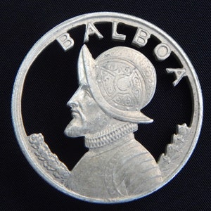 Pre-Loved Panama Balboa Silver Cut-Out Coin Brooch