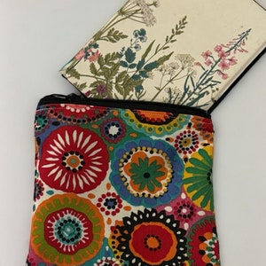 Hand sewn kindle zipper pouch / sleeve for ereader, kindle or tablet.
