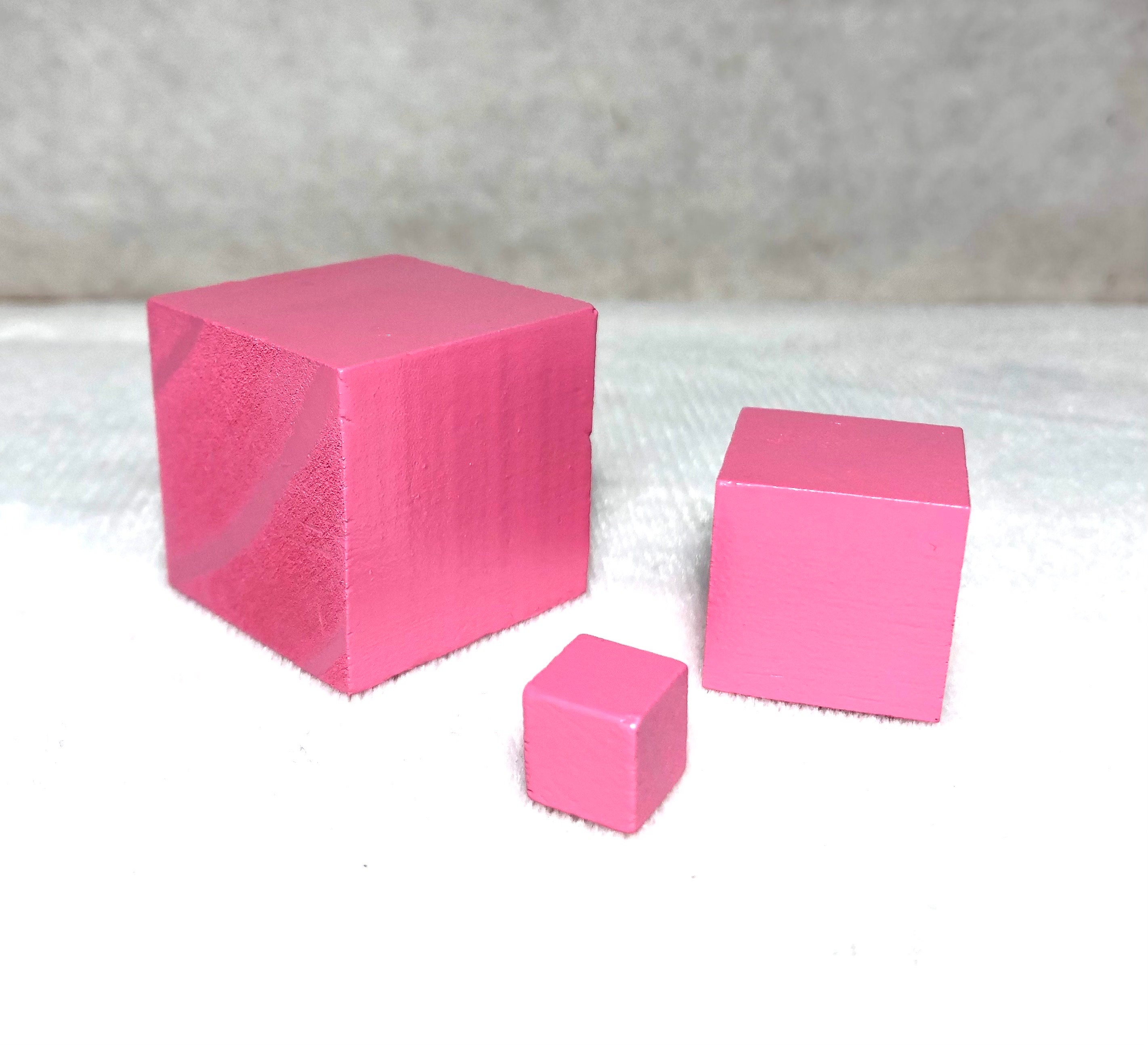 100 cubes à emboiter - Pensées Montessori