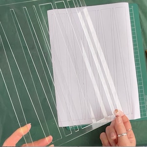 Modello per strisce di perline di carta - Un modello, otto misure di strisce di perline - Modello in plastica trasparente spesso 2 mm - Facile da vedere attraverso per allineare le strisce.