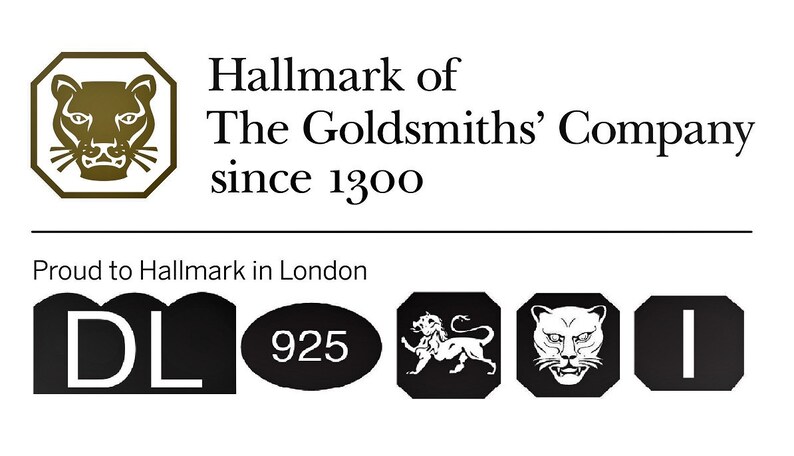 Peut inclure: Image d'une poin&ccedil;on avec le texte "Hallmark of The Goldsmiths' Company since 1300". Comprend le texte "Proud to Hallmark in London" et divers symboles, dont "DL" et "925".