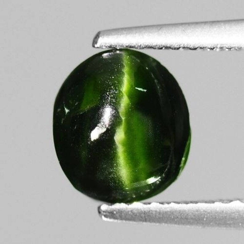 2.27cts Natural Loose Gemstones Oval Mix Cabochon Green Kornerupine Cat/'s Eye