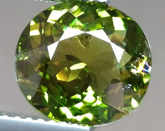Pierre De Tourmaline Verte Naturelle 3,48 Carats - Coupe émeraude, Clarté SI - Neuf Sans Emballage