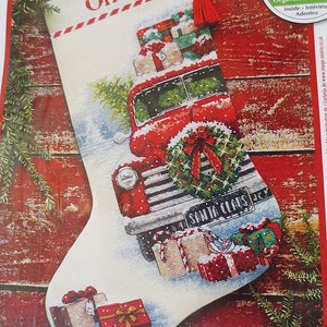 Design Works ~ Airplane Santa Christmas Stocking - CrossStitchWorld