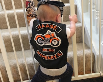 Chaleco de cuero baby biker con parches, Harley Davidson Baby, 1er cumpleaños del bebé, Hijos de la Anarquía, Biker Life, Motocicletas, Regalo de baby shower