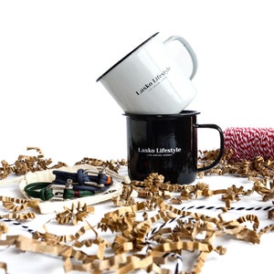 Enamelled Aluminum Cup Box + 2 Custom Bracelets