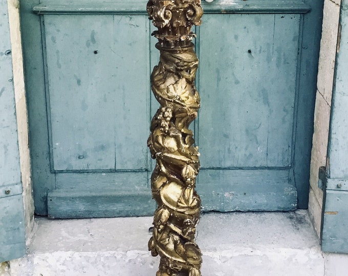 A stunning 17th Century Italian intricately hand carved gilt wood newel post staircase column of large proportions - torchère - candlestick