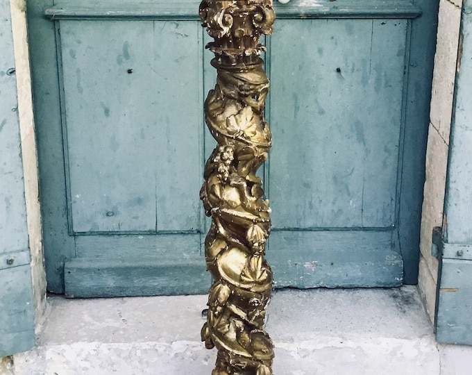 A stunning 17th Century Italian intricately hand carved gilt wood newel post staircase column of large proportions - torchère - candlestick