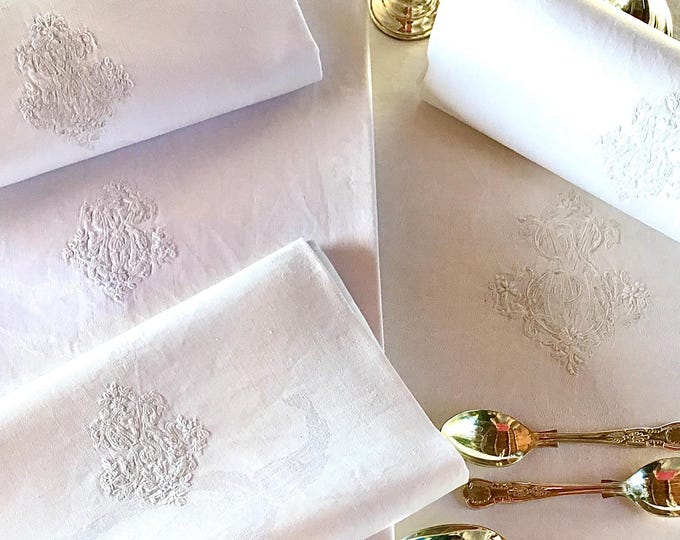 Antique French nobility Linen Damask Tablecloth & Napkins – Embroidered Ducal Monogram