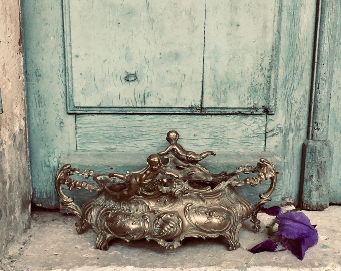 A Stunning antique French polished bronze & cherub detail jardiniere of large proportions - putti - flower display