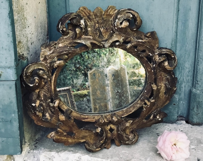 A stunning late 17th century giltwood mirror - extensively Hand carved gilt wood frame - French - mirror with original mercury glass