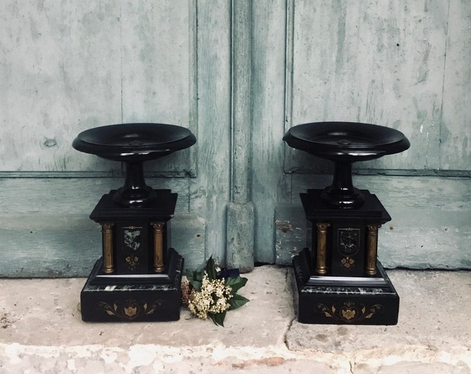 A stunning pair of large antique French château mantel garniture cassoulets Napoléon iii -  garniture - urns - vases - decoration