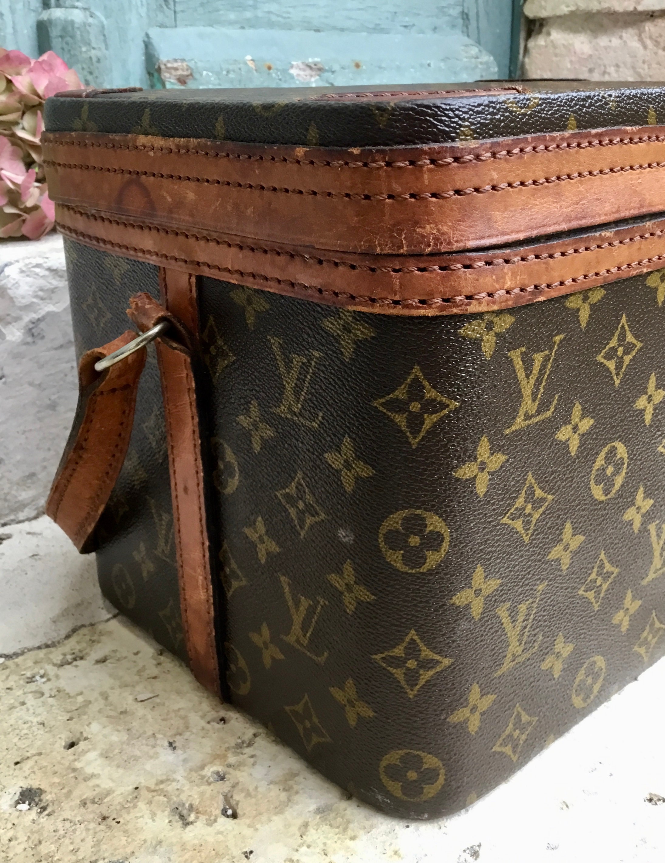 Louis Vuitton Vanity Bag Review Literacy Basics