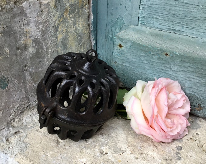 A wonderful antique French butchers shop string reel dispenser 19th century cast iron  hanging twine bobbin