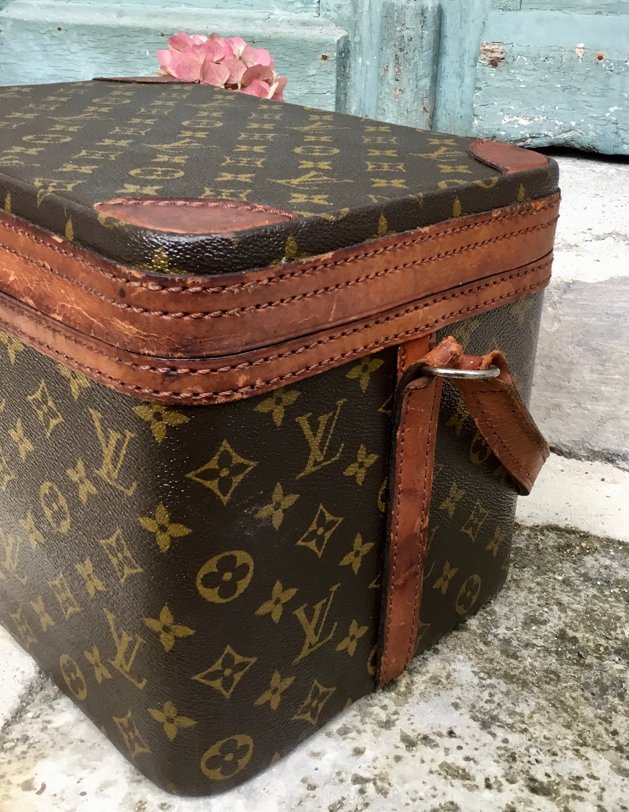 Louis Vuitton Vanity Bag Review Literacy Basics