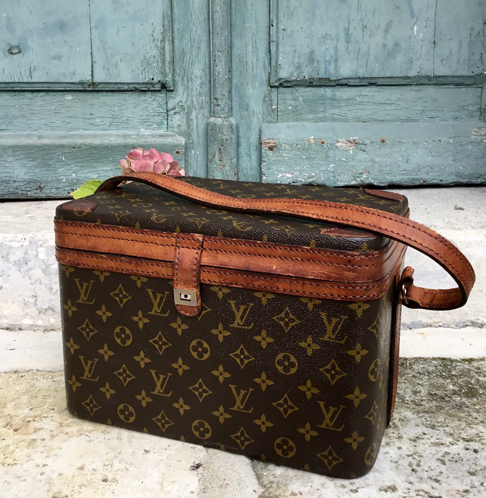 Louis Vuitton Vanity Bag Review  semashow.com