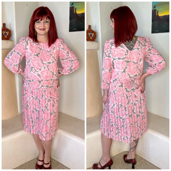 Vintage 1980s Pink & Grey Floral Pleated Dress - image 3