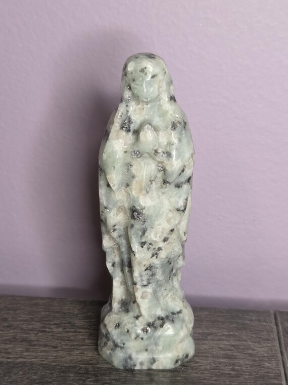 Mary Statue -  Statue of Mary - Virgin Mary Statue - Crystal Mary - Crystal Virgin Mary - Virgin Mary - The Virgin Mary - Kiwi Jasper