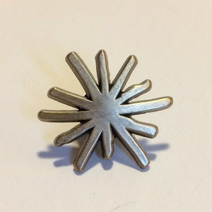 Kurt Vonnegut gestanst emaille pin