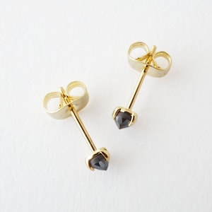 Iron Ore Point Solitaire Studs Minimalist Delicate Jewelry Gold