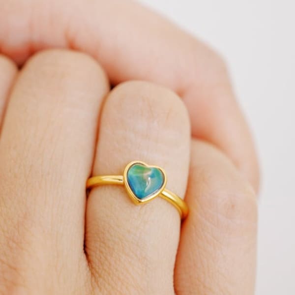 Mini Heart Mood Color Changing Ring by Honeycat | Dainty Jewelry (Gold, Rose Gold, Silver, size 3, 4, 5, 6, 7, 8, 9, 10, 11, 12)