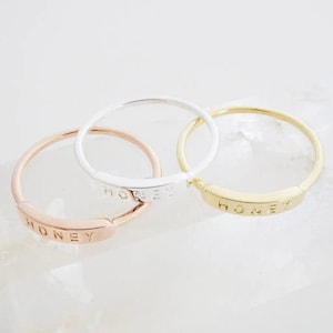 Elegant "HONUNG"-ring med avtryck – Minimalistiska stapelbara smycken