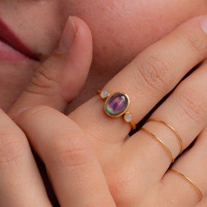 Anillo ovalado con incrustaciones de joyas que cambia de color según el estado de ánimo en oro, plata y oro rosa / Tallas 4, 5, 6, 7, 8, 9, 10 y 11 / Joyería divertida para regalar / Honeycat