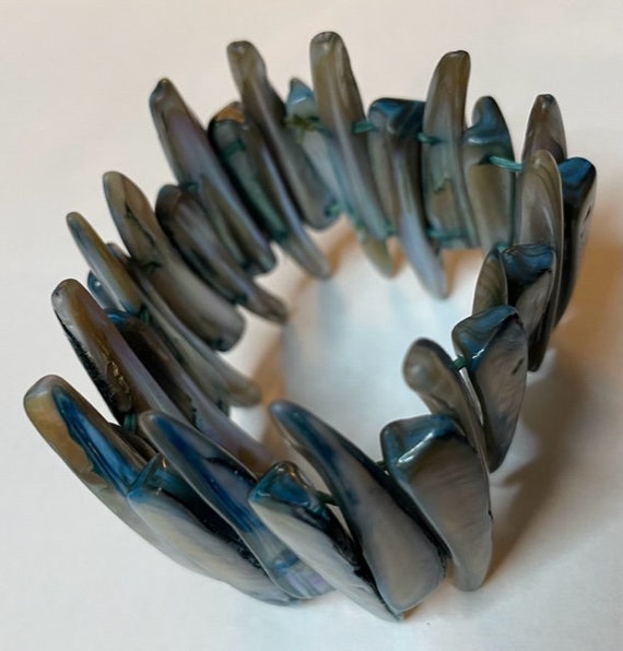 RARE FIND - STUNNING Vintage Abalone stretch Brac… - image 3