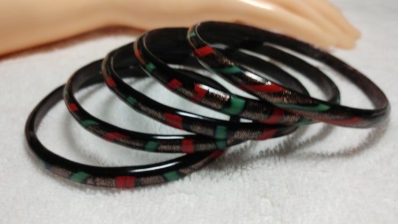 5 pc. Black, Red, and Green Glass Bangles - image 4