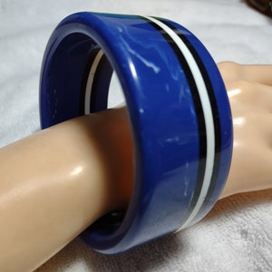 Vintage Blue, Black and White Striped Lucite Bangle Bracelet