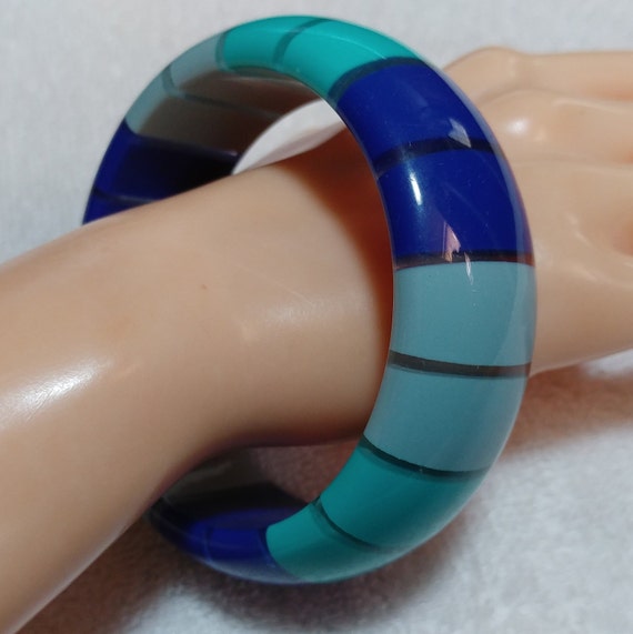 Vintage Blue and Clear Striped Lucite Bangle Brace