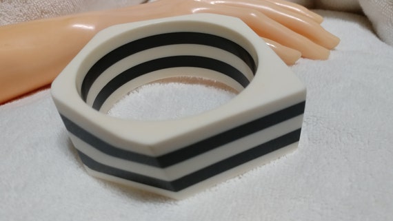 Vintage Geometric Black and White Striped, Lucite… - image 5