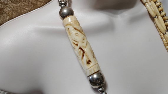 5 Strand Carved Polished Horn and Silver Tone Nec… - image 3