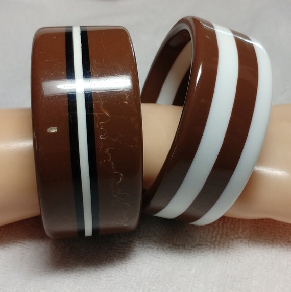 Vintage Brown White, and Black Striped Lucite Bang