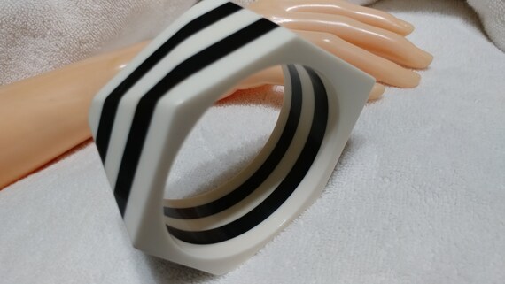 Vintage Geometric Black and White Striped, Lucite… - image 4