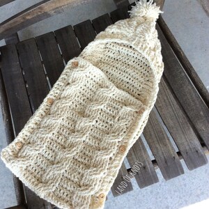 Casulo de crochê para recém-nascido, swaddle de recém-nascido, swaddle infantil com capuz, swaddle infantil personalizado, adereço de foto de casulo de crochê, bandeirola de crochê.