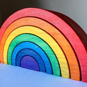 Apilador arco iris, apilador de rompecabezas arco iris, juguete de madera, inspirado en Waldorf, juguete montessori, 2,25 de espesor y 10 de largo, Montessori imagen 9