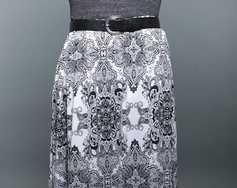 Black and white maxi skirt/ long skirts for women/ Maxi skirt with pockets/ gathered full skirt/