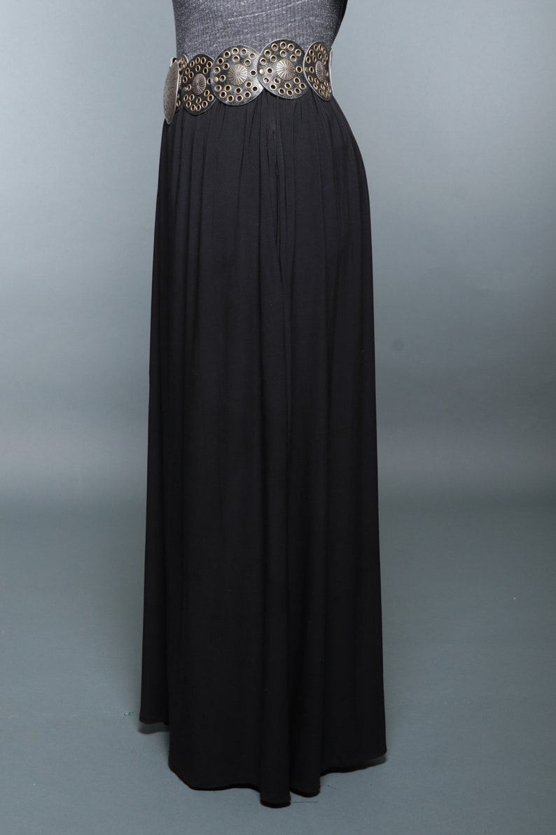 Black maxi skirt/maxi skirt/ women's skirt/ black skirt/ long skirt/ skirt with pockets/ black maxi skirt with pockets/ modest clothing image 3