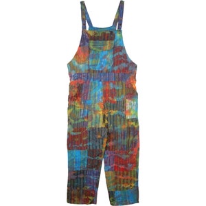 Regnbågsfärgad tie dye- och patchwork-jumpsuit i bomull med fickor